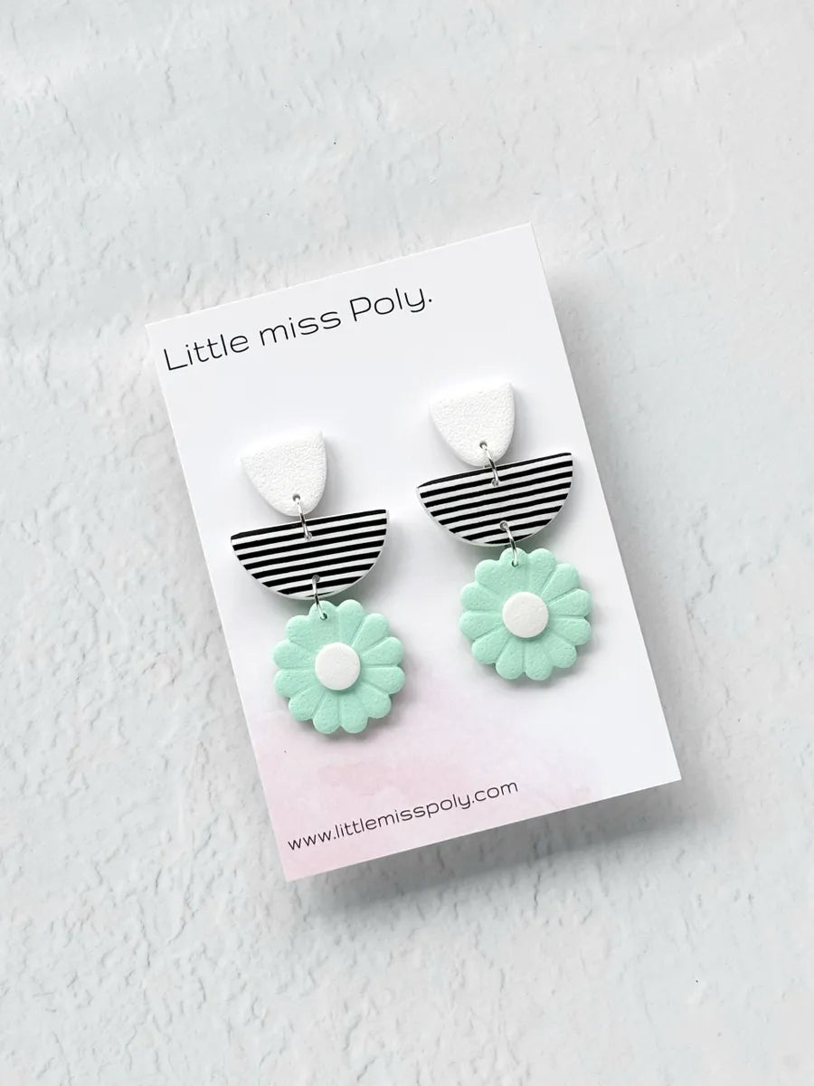 Nautical Daisy Dangle - Mint Green