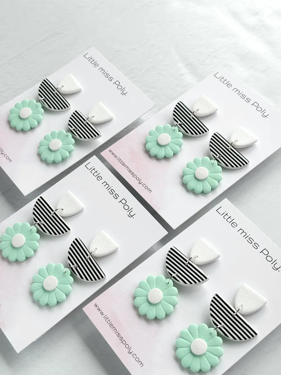 Nautical Daisy Dangle - Mint Green