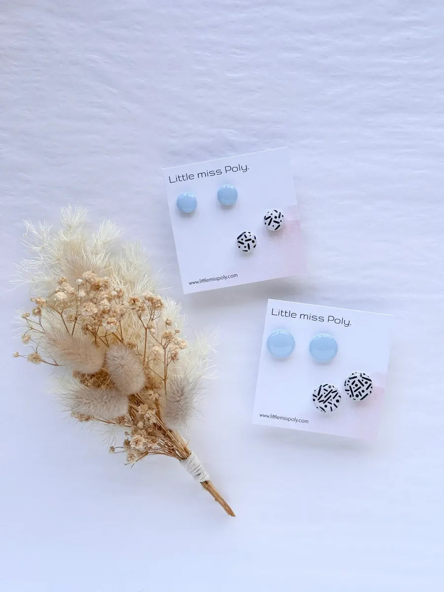 Medium Resin Double Stud Pack - Pastel Blue