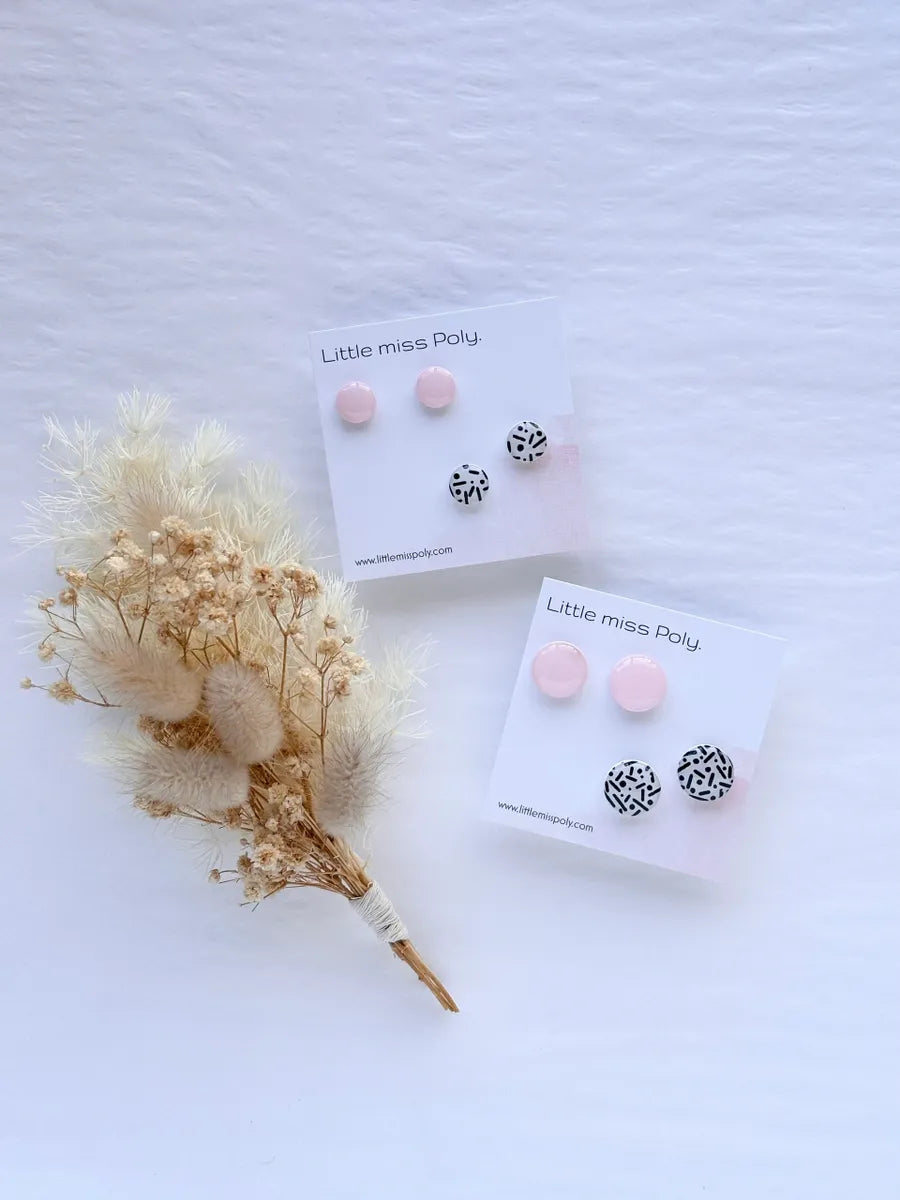 Medium Resin Double Stud Pack - Soft Pink