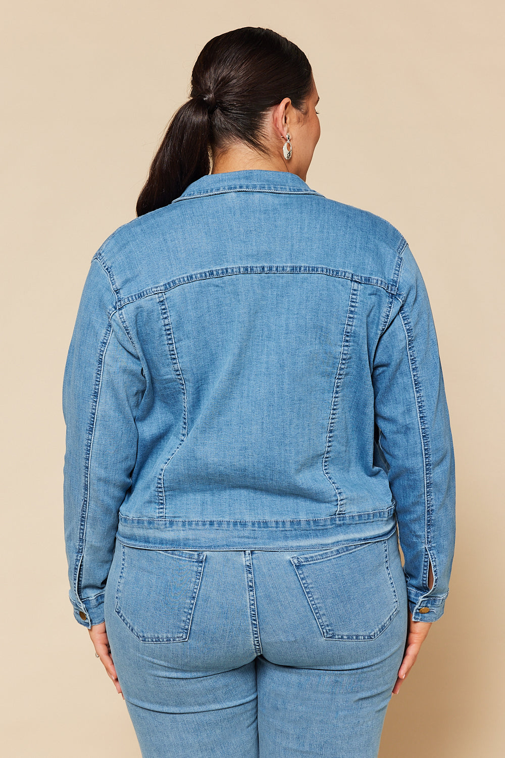 Relaxed Denim Jacket in Light Wash