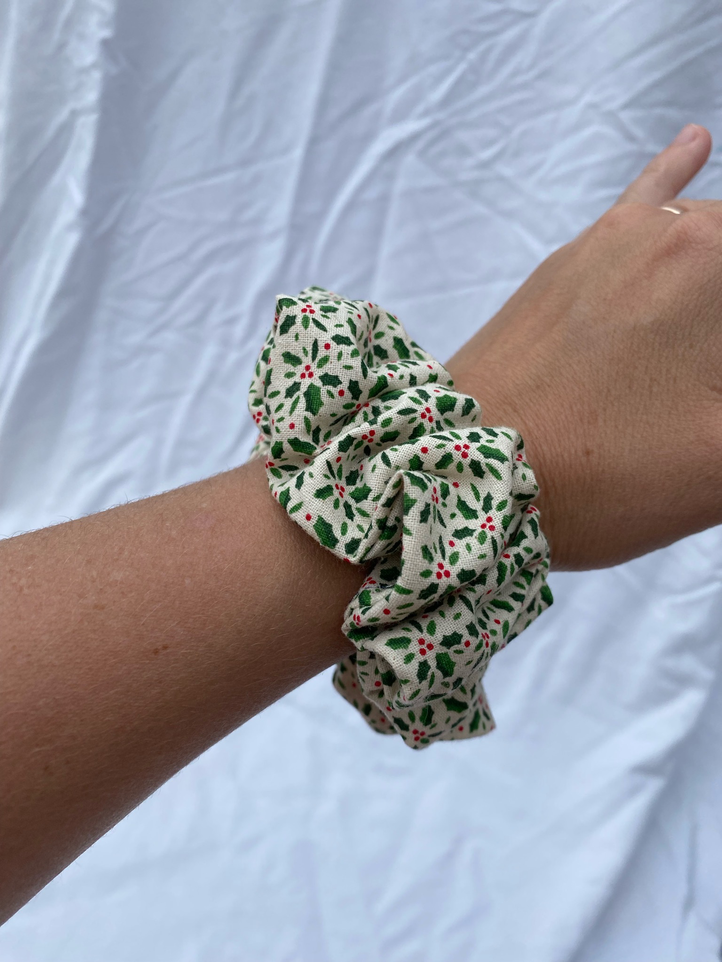 Mistletoe Scrunchie