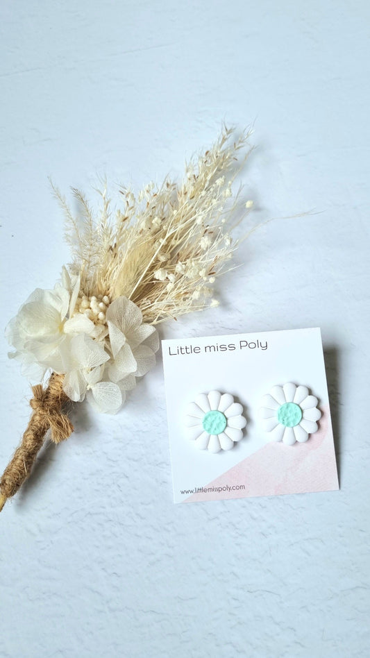 Daisy Stud - White & Green